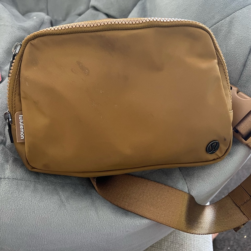 Lululemon everywhere belt bag large
